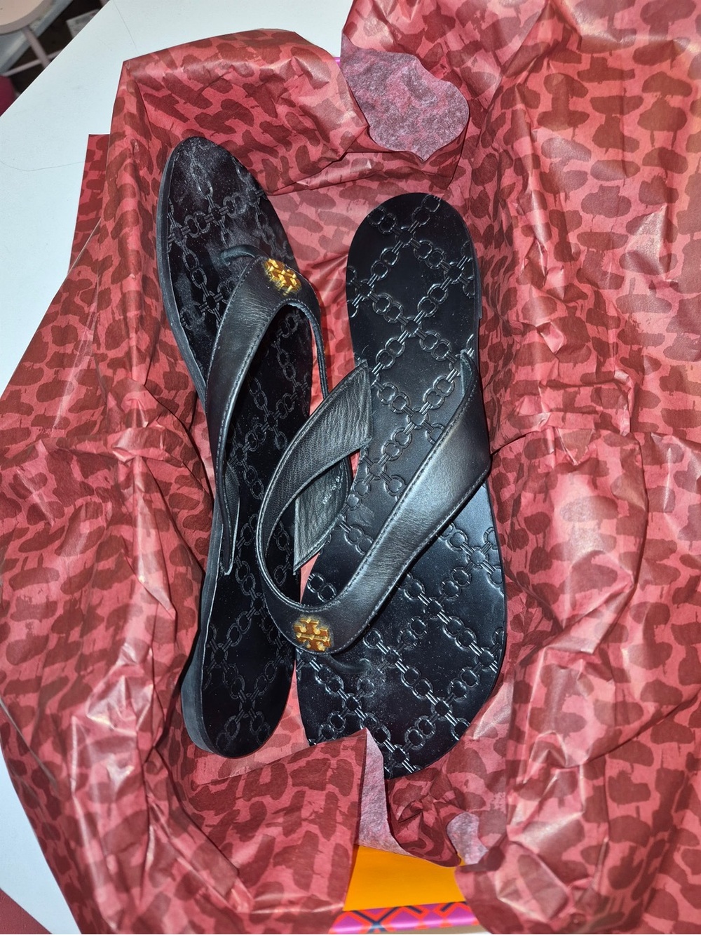 Tory Burch Black Leather Logo-Embossed Flip Flop Sandals - Unbranded size 7.5